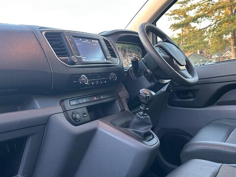 Peugeot Expert 2.0 BlueHDi 1400 Professional Plus Compact Panel Van SWB Euro 6 (s/s) 6dr 19