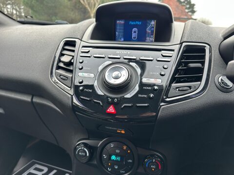 Ford Fiesta 1.6T EcoBoost ST-3 Euro 5 (s/s) 3dr 20