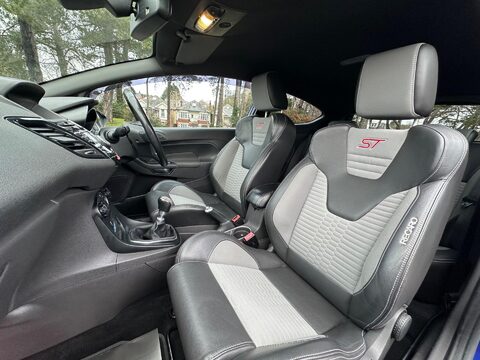 Ford Fiesta 1.6T EcoBoost ST-3 Euro 5 (s/s) 3dr 4