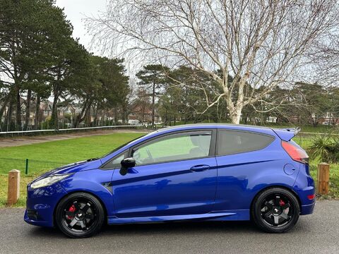 Ford Fiesta 1.6T EcoBoost ST-3 Euro 5 (s/s) 3dr 9