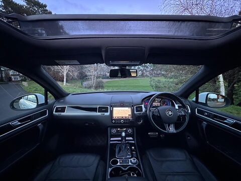 Volkswagen Touareg 3.0 TDI V6 BlueMotion Tech R-Line Tiptronic 4WD Euro 6 (s/s) 5dr 3