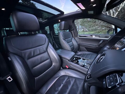 Volkswagen Touareg 3.0 TDI V6 BlueMotion Tech R-Line Tiptronic 4WD Euro 6 (s/s) 5dr 23