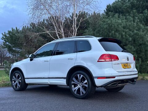 Volkswagen Touareg 3.0 TDI V6 BlueMotion Tech R-Line Tiptronic 4WD Euro 6 (s/s) 5dr 2