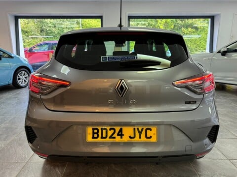 Renault Clio EVOLUTION E-TECH 8