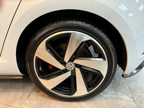 Volkswagen Golf GTI TSI DSG 15