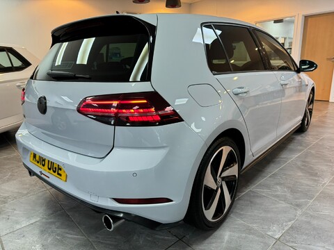 Volkswagen Golf GTI TSI DSG 2