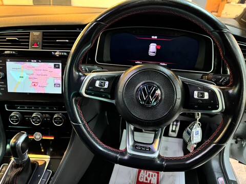 Volkswagen Golf GTI TSI DSG 18