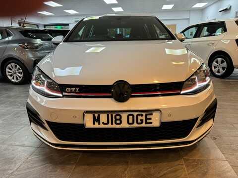 Volkswagen Golf GTI TSI DSG 4