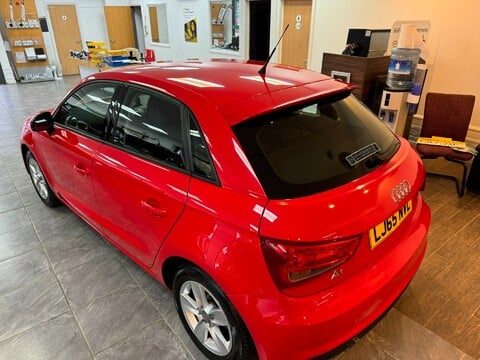 Audi A1 SPORTBACK TFSI SE 8