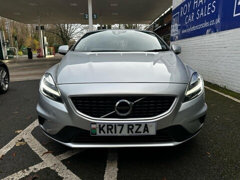 Volvo V40 D4 R-DESIGN PRO 4