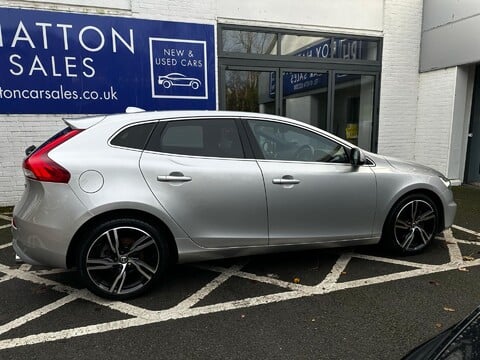 Volvo V40 D4 R-DESIGN PRO 8