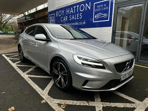 Volvo V40 D4 R-DESIGN PRO 9