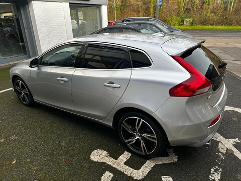 Volvo V40 D4 R-DESIGN PRO 5