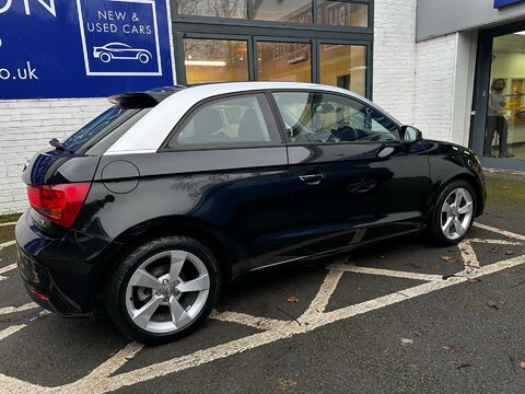 Audi A1 TFSI SPORT 2