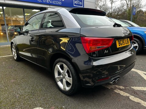 Audi A1 TFSI SPORT 6