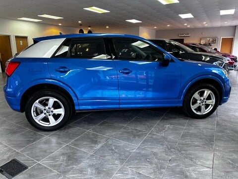Audi Q2 TFSI SPORT 8