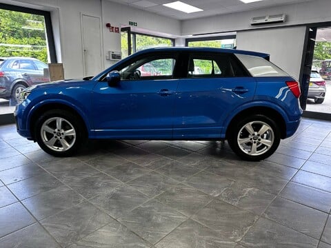 Audi Q2 TFSI SPORT 5