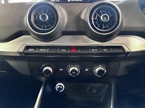 Audi Q2 TFSI SPORT 20