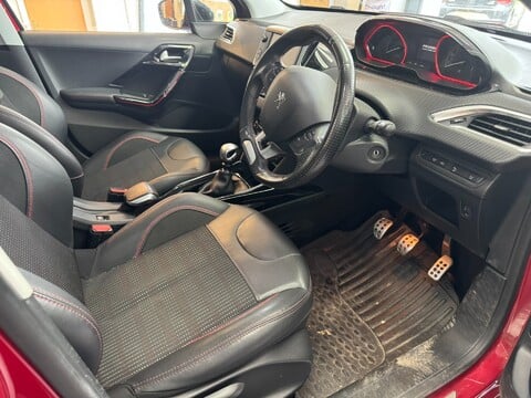 Peugeot 2008 BLUE HDI S/S GT LINE 8