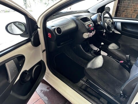 Toyota Aygo VVT-I ICE 3