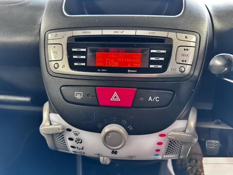Toyota Aygo VVT-I ICE 21