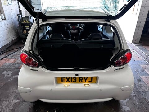 Toyota Aygo VVT-I ICE 11