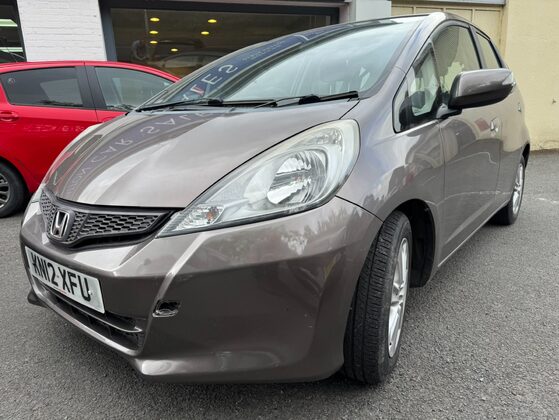 Honda Jazz I-VTEC ES CVT