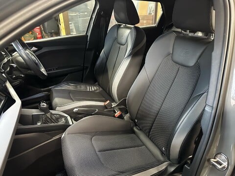 Audi A1 SPORTBACK TFSI S LINE 26