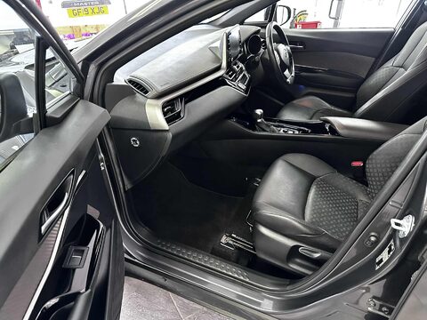 Toyota C-HR EXCEL 14