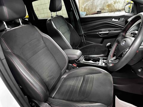 Ford Kuga ST-LINE TDCI 16