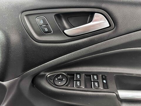 Ford Kuga ST-LINE TDCI 25