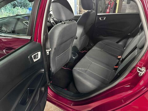 Ford Fiesta TITANIUM 25