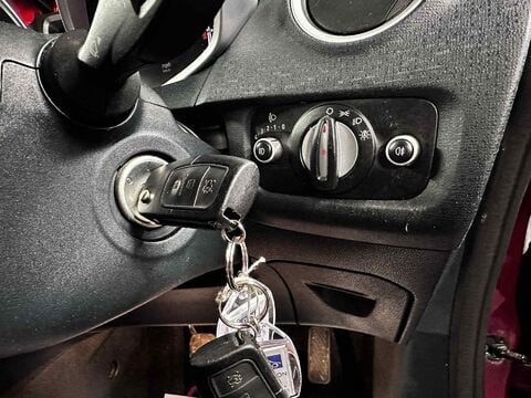 Ford Fiesta TITANIUM 23