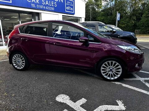 Ford Fiesta TITANIUM 8