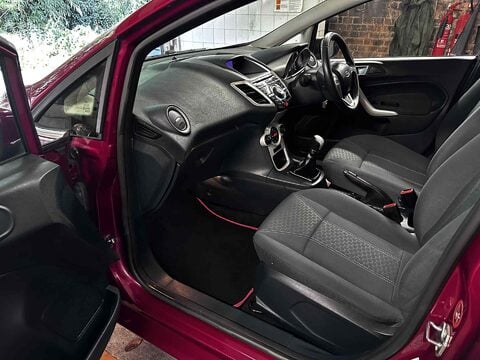 Ford Fiesta TITANIUM 3