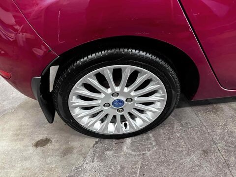 Ford Fiesta TITANIUM 11