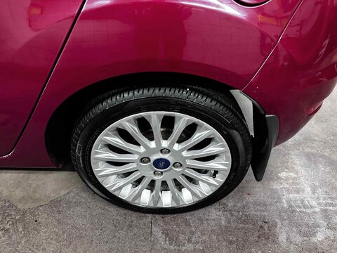 Ford Fiesta TITANIUM 13
