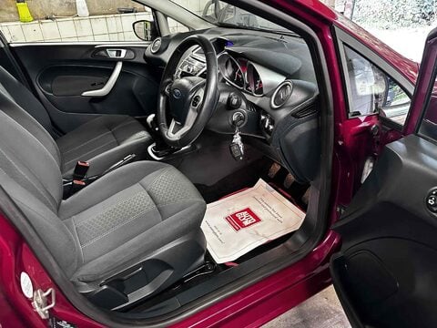 Ford Fiesta TITANIUM 14