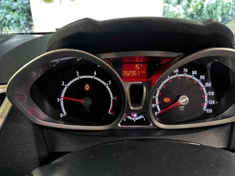 Ford Fiesta TITANIUM 19