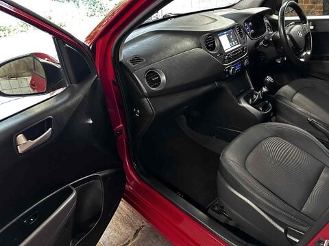 Hyundai i10 PREMIUM SE 14