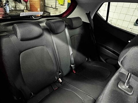 Hyundai i10 PREMIUM SE 26