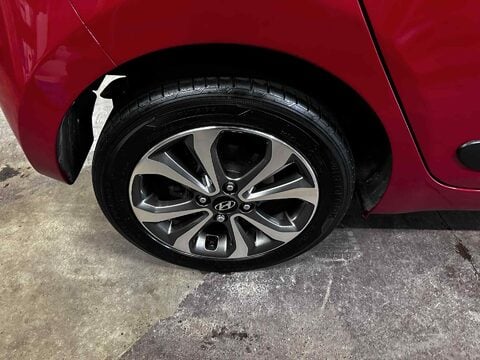 Hyundai i10 PREMIUM SE 13