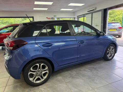 Hyundai i20 MPI PLAY 11