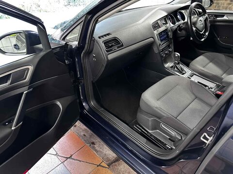 Volkswagen Golf MATCH TDI BLUEMOTION TECHNOLOGY DSG 3