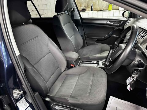Volkswagen Golf MATCH TDI BLUEMOTION TECHNOLOGY DSG 28