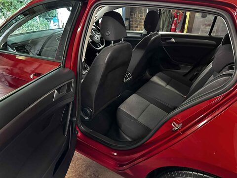 Volkswagen Golf S TSI BLUEMOTION TECHNOLOGY 27