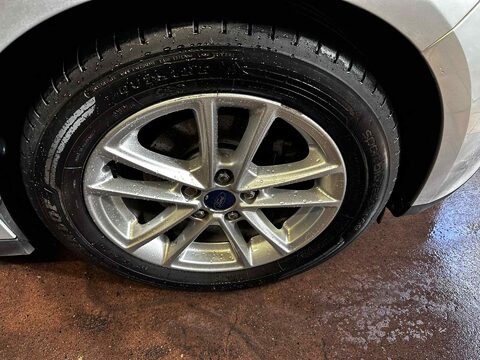 Ford C-Max ZETEC 12