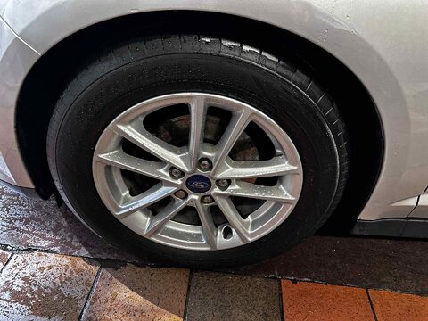 Ford C-Max ZETEC 11