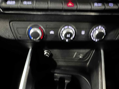 Audi Q2 TFSI S LINE 24