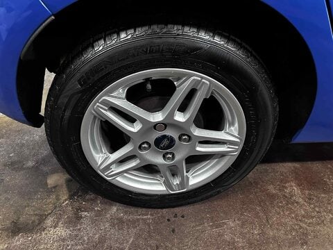 Ford Fiesta ZETEC 12